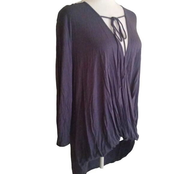 Umgee Women's Periwinkle Drape Front Crochet Back Long Sleeve Blouse Size Small - Picture 4 of 7